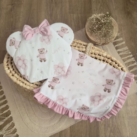 Miękki kocyk dla niemowląt w pastelowym odcieniu, idealny na spacery i do łóżeczka.