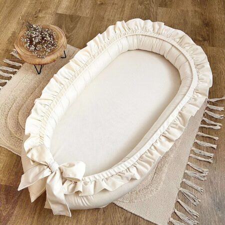 Kokon niemowlęcy z kolekcji SWEET BABY + VELVET krem