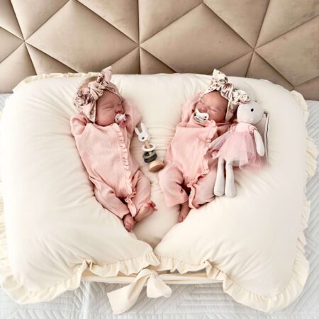 Poduszka do karmienia bliźniąt  VELVET krem