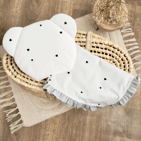 Miękki kocyk dla niemowląt w pastelowym odcieniu, idealny na spacery i do łóżeczka.