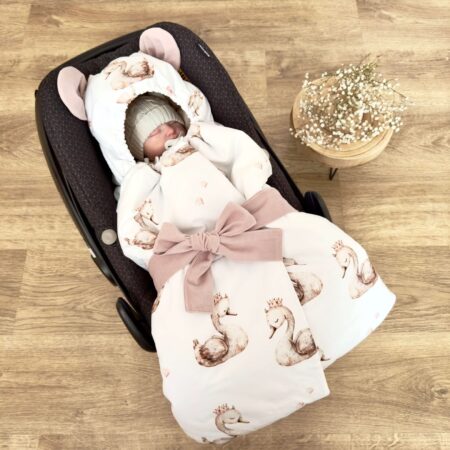 Kołderka do auta. Kolekcja ŁĄBĘDZIE + VELVET brudny róż