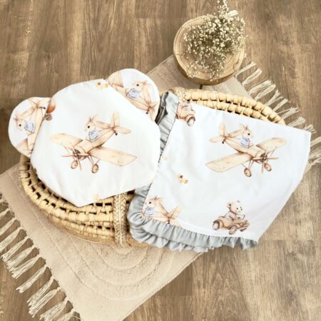 Miękki kocyk dla niemowląt w pastelowym odcieniu, idealny na spacery i do łóżeczka.