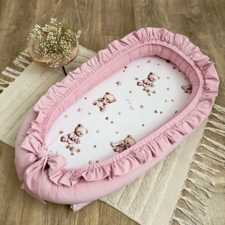 Kokon niemowlęcy z kolekcji ŚPIĄCE MISIE + VELVET róż