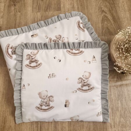 Kołderka + poduszka z wypełnieniem. Kolekcja KONIK NA BIEGUNACH + VELVET szary