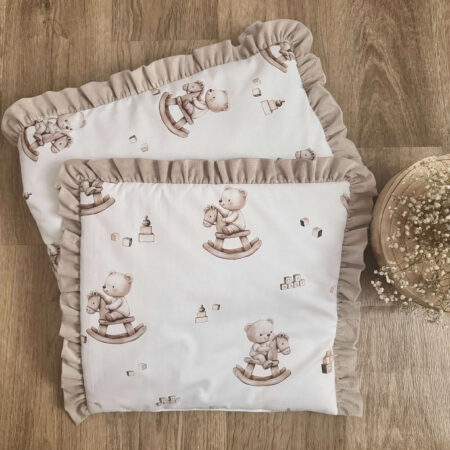 Kołderka + poduszka z wypełnieniem. Kolekcja KONIK NA BIEGUNACH + VELVET beż