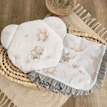 Miękki kocyk dla niemowląt w pastelowym odcieniu, idealny na spacery i do łóżeczka.