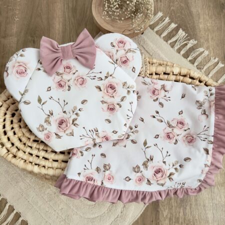 Miękki kocyk dla niemowląt w pastelowym odcieniu, idealny na spacery i do łóżeczka.