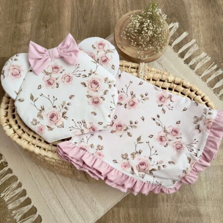 Miękki kocyk dla niemowląt w pastelowym odcieniu, idealny na spacery i do łóżeczka.