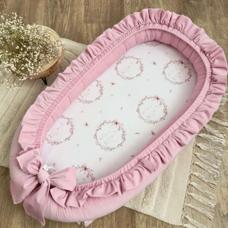 Kokon niemowlęcy z kolekcji GĄSKI + VELVET róż