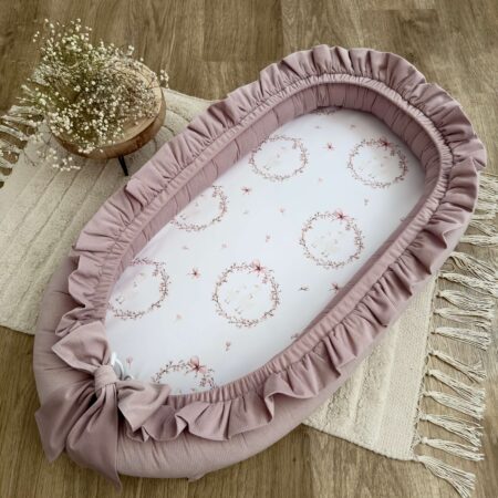 Kokon niemowlęcy z kolekcji GĄSKI + VELVET brudny róż