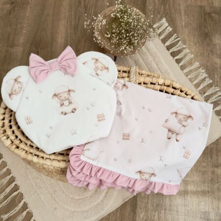 Miękki kocyk dla niemowląt w pastelowym odcieniu, idealny na spacery i do łóżeczka.