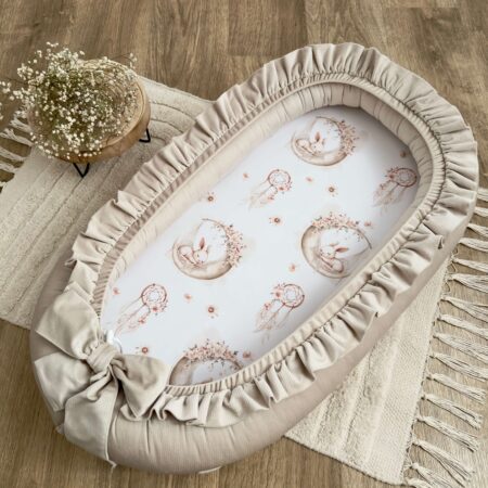 Kokon niemowlęcy z kolekcji KRÓLICZEK BOHO + VELVET beż