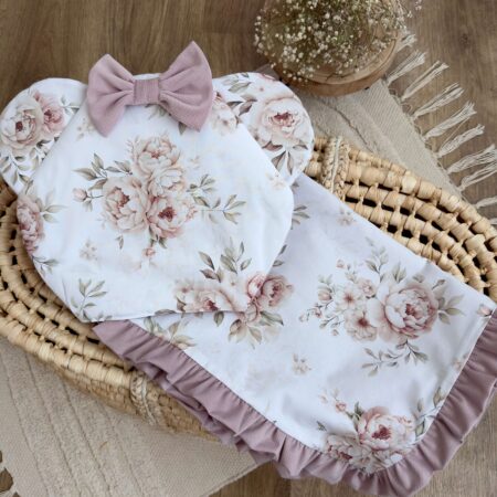 Miękki kocyk dla niemowląt w pastelowym odcieniu, idealny na spacery i do łóżeczka.