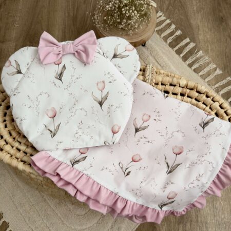 Miękki kocyk dla niemowląt w pastelowym odcieniu, idealny na spacery i do łóżeczka.