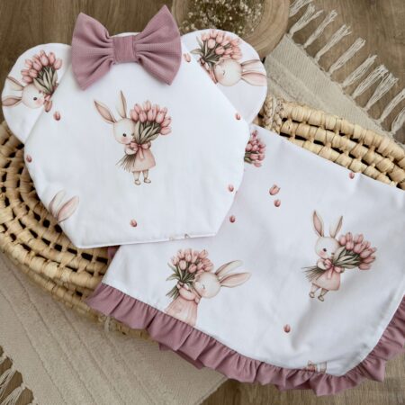 Miękki kocyk dla niemowląt w pastelowym odcieniu, idealny na spacery i do łóżeczka.