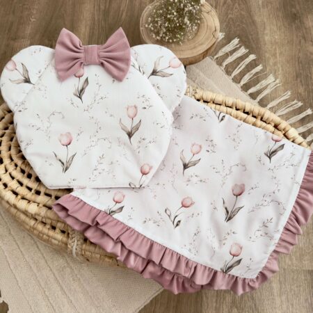 Miękki kocyk dla niemowląt w pastelowym odcieniu, idealny na spacery i do łóżeczka.