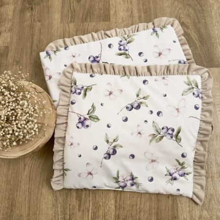 Kołderka + poduszka z wypełnieniem. Kolekcja JAGODY+ VELVET beż