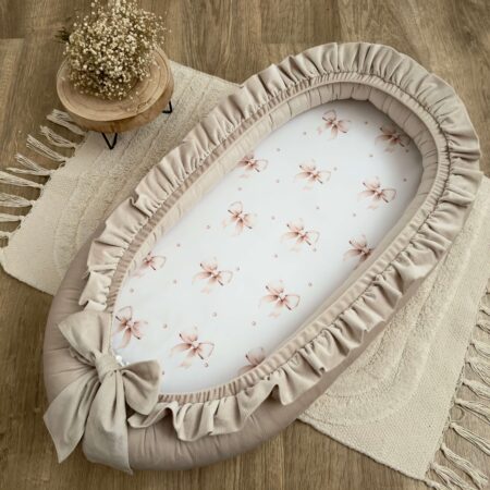 Kokon niemowlęcy z kolekcji KOKARDKI + VELVET beż