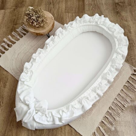 Kokon niemowlęcy z kolekcji SWEET BABY + VELVET biały