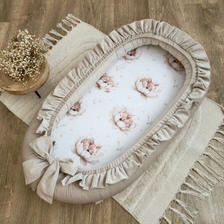 Kokon niemowlęcy z kolekcji ŚPIĄCE SARENKI + VELVET beż